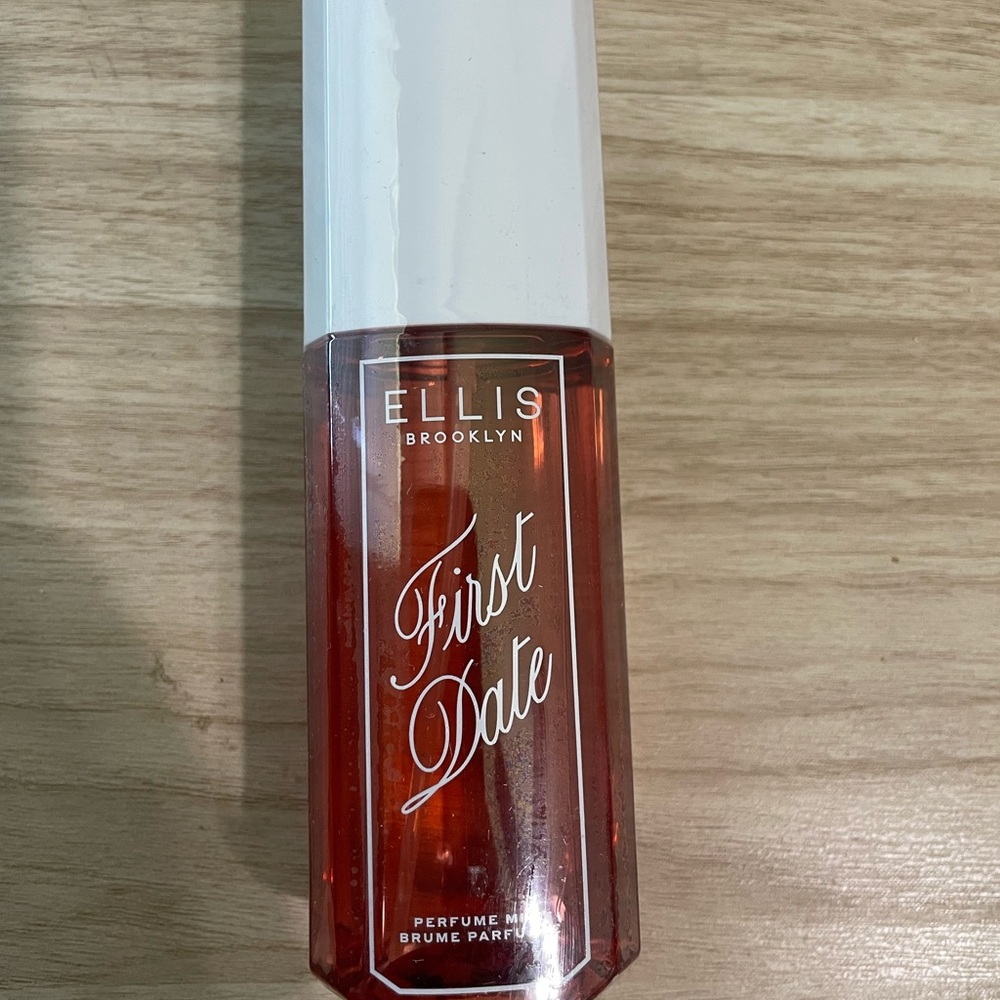 Ellis Brooklyn First Date Hairspray Mist — Red